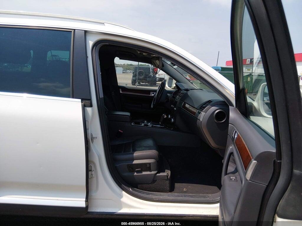 WVGFM77L49D036427 2009 VOLKSWAGEN TOUAREG 2 photo no. 5