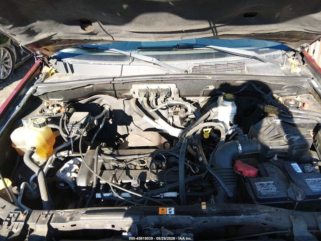 1FMCU93Z08KA28148 2008 FORD ESCAPE photo no. 10