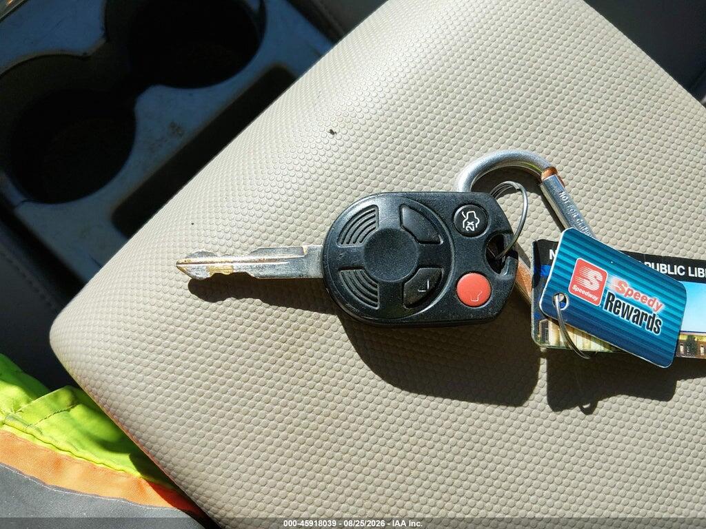1FMCU93Z08KA28148 2008 FORD ESCAPE photo no. 11