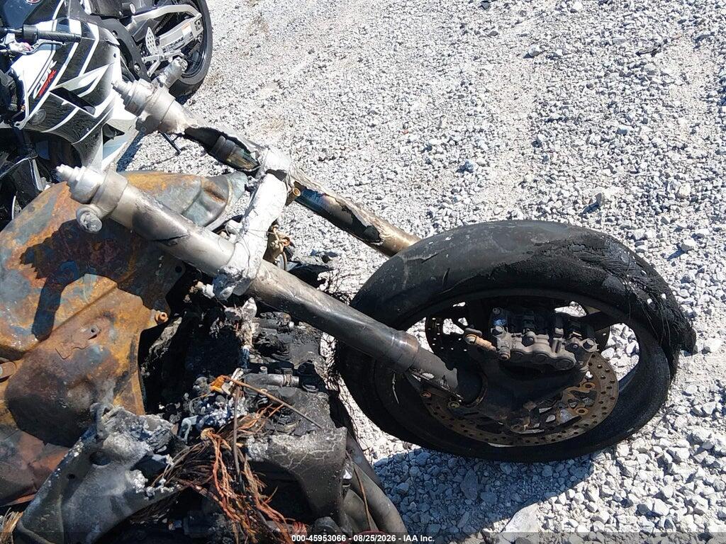 JYARN23E69A004701 2009 YAMAHA YZFR1 photo no. 11
