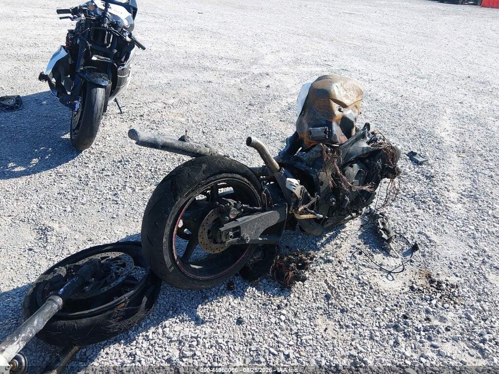 JYARN23E69A004701 2009 YAMAHA YZFR1 photo no. 4