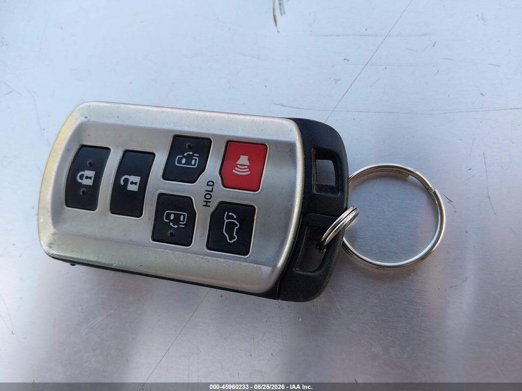 5TDYK3DC4BS044828 2011 TOYOTA SIENNA photo no. 11
