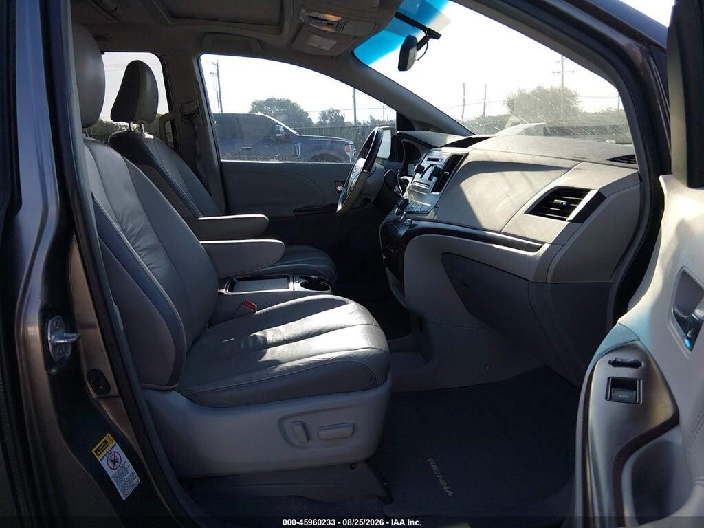 5TDYK3DC4BS044828 2011 TOYOTA SIENNA photo no. 5
