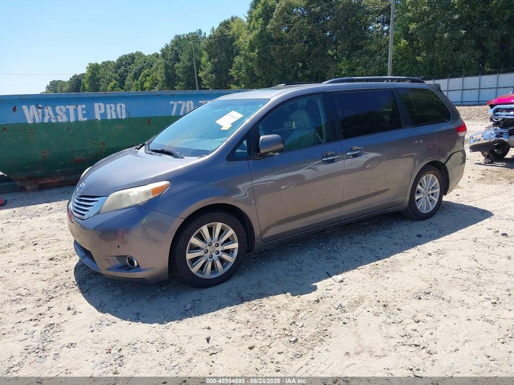 5TDYK3DC2BS083918 2011 TOYOTA SIENNA photo no. 2