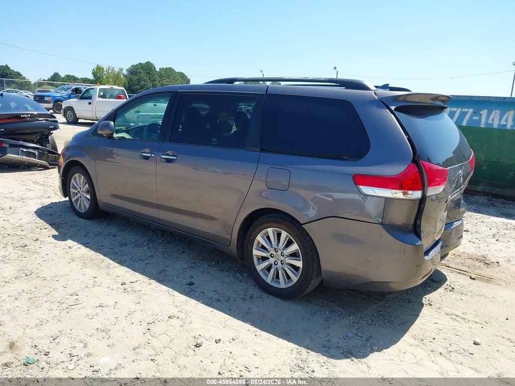 5TDYK3DC2BS083918 2011 TOYOTA SIENNA photo no. 3