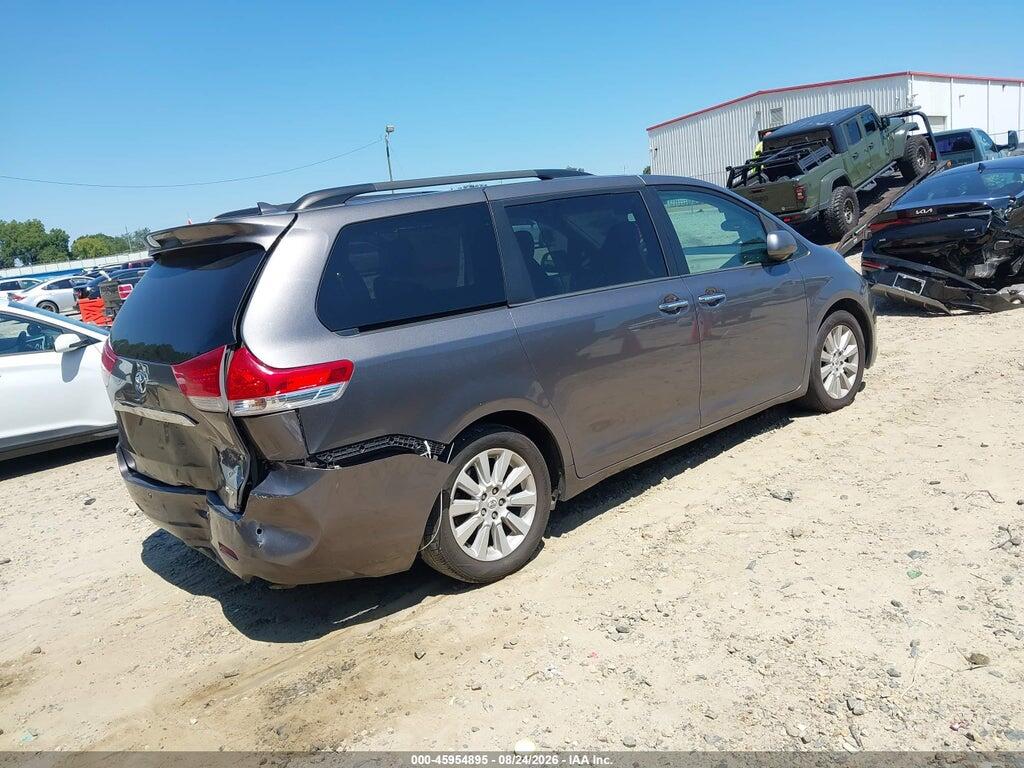5TDYK3DC2BS083918 2011 TOYOTA SIENNA photo no. 4