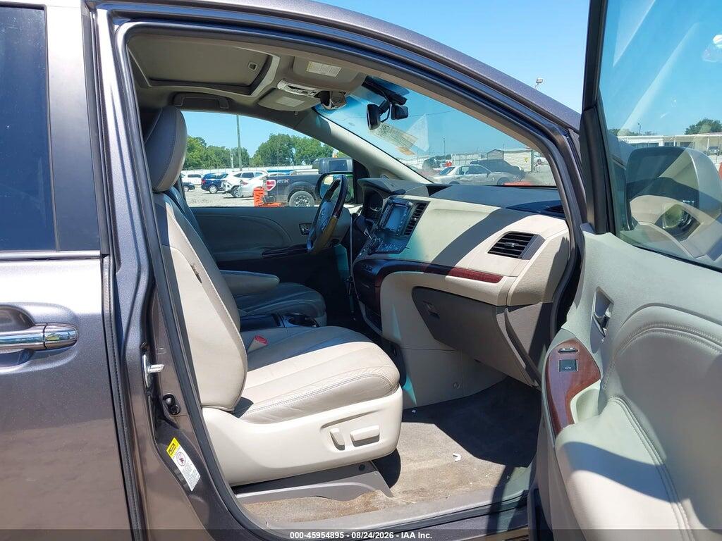 5TDYK3DC2BS083918 2011 TOYOTA SIENNA photo no. 5