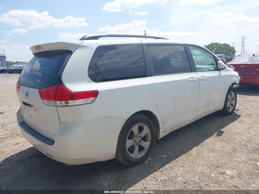 5TDKK3DC2BS073184 2011 TOYOTA SIENNA photo no. 4