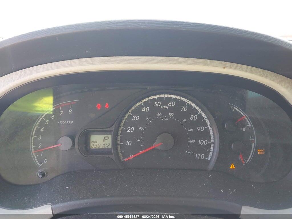 5TDKK3DC2BS073184 2011 TOYOTA SIENNA photo no. 7