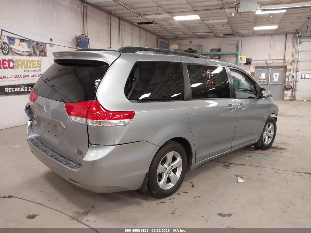 5TDKK3DC8BS160944 2011 TOYOTA SIENNA photo no. 4