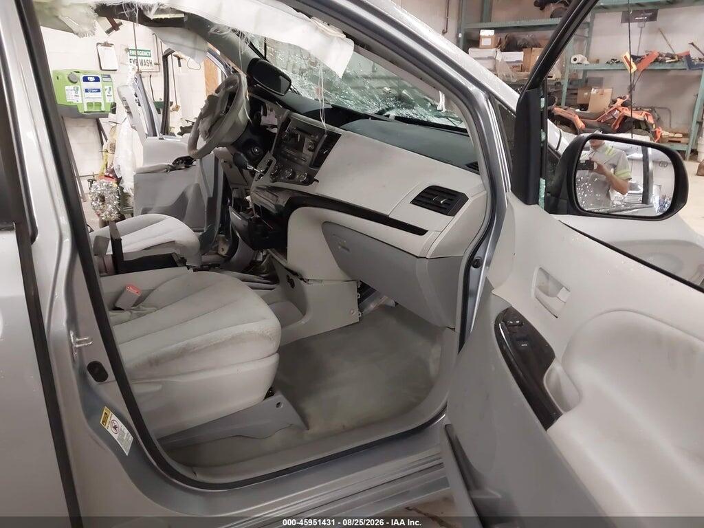 5TDKK3DC8BS160944 2011 TOYOTA SIENNA photo no. 5