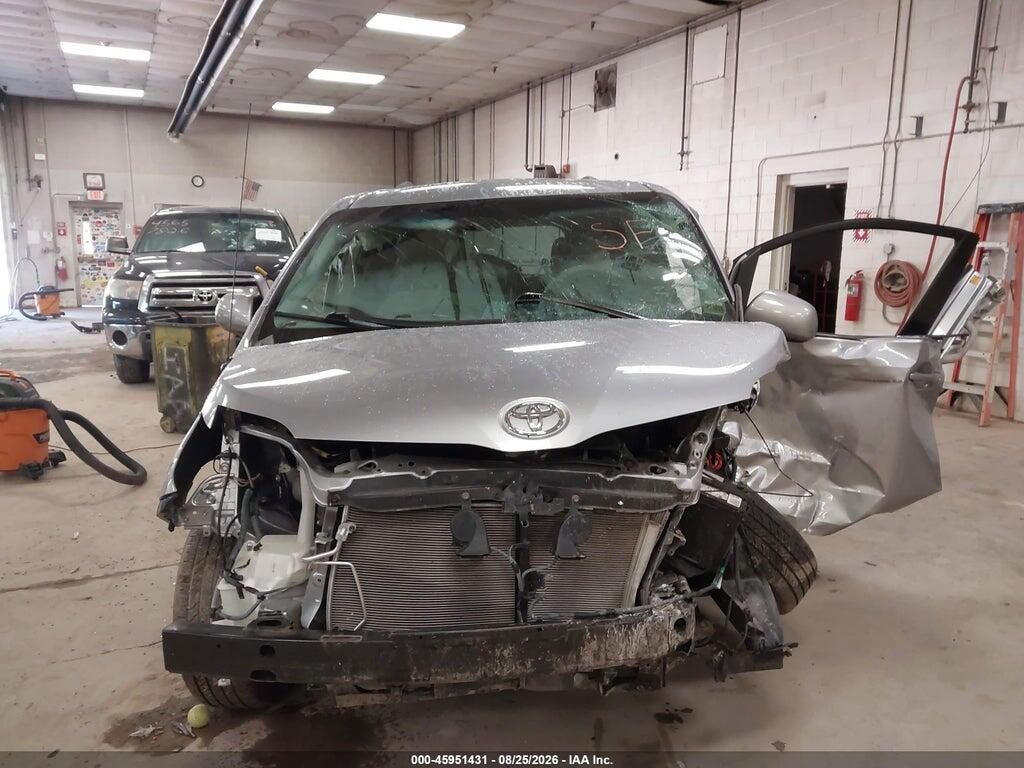 5TDKK3DC8BS160944 2011 TOYOTA SIENNA photo no. 6