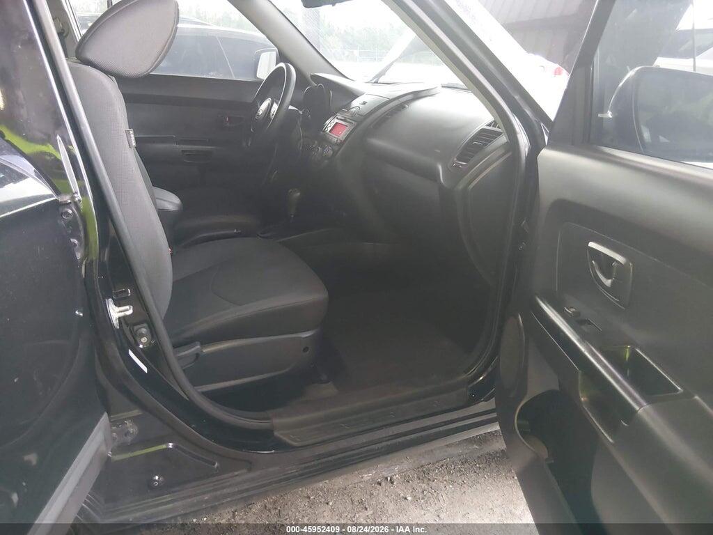 KNDJT2A27A7032430 2010 KIA SOUL photo no. 5
