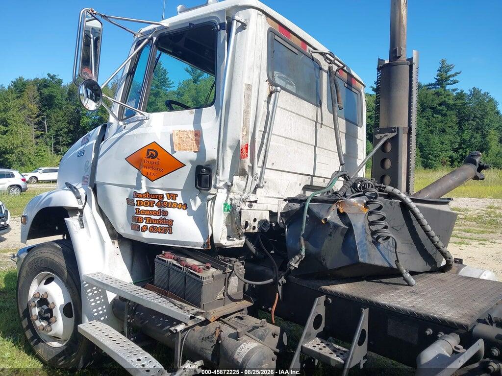 1FUYTMCB0XHB21987 1999 FREIGHTLINER MEDIUM CONVENTIONAL photo no. 11
