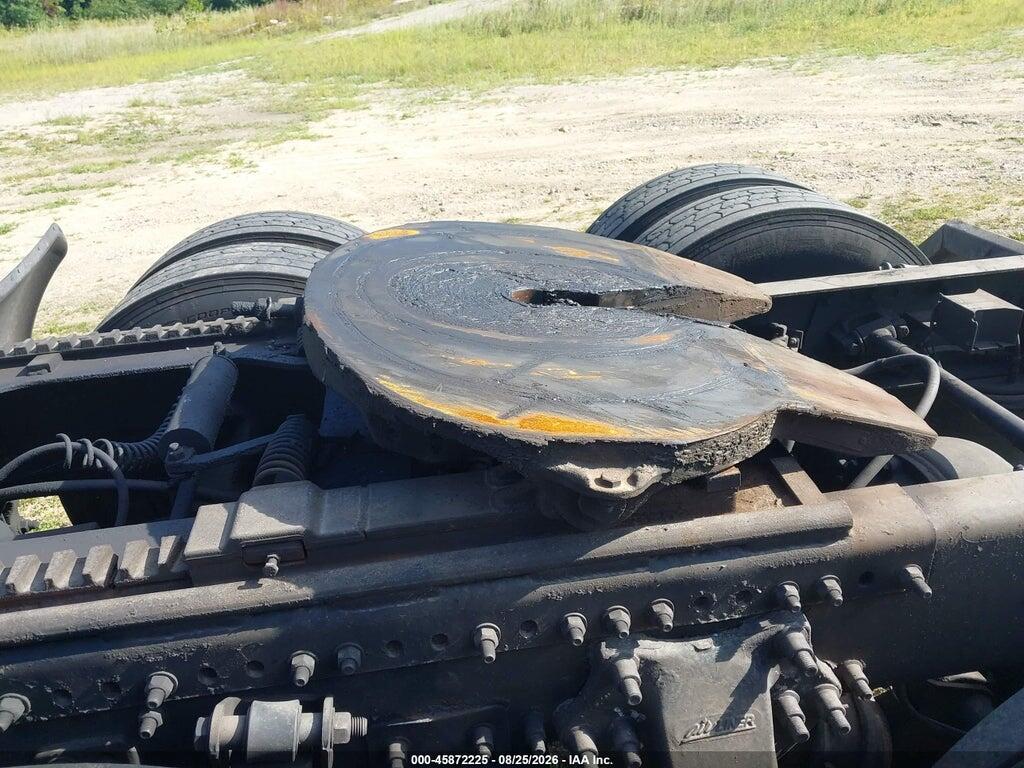 1FUYTMCB0XHB21987 1999 FREIGHTLINER MEDIUM CONVENTIONAL photo no. 12