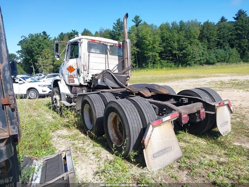 1FUYTMCB0XHB21987 1999 FREIGHTLINER MEDIUM CONVENTIONAL photo no. 3