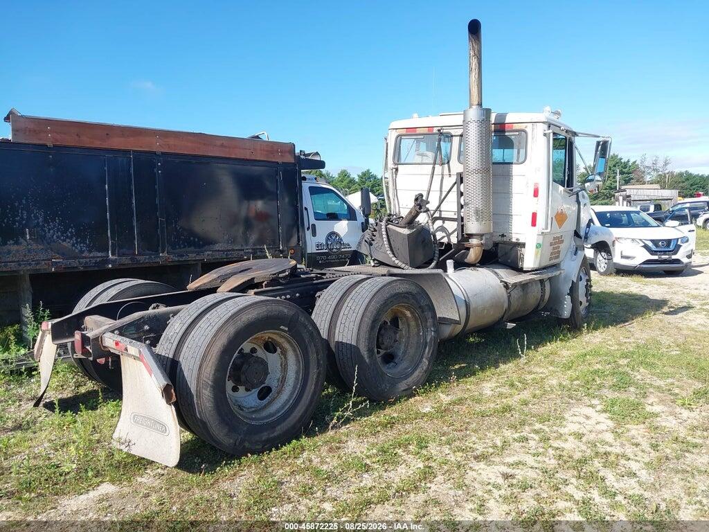 1FUYTMCB0XHB21987 1999 FREIGHTLINER MEDIUM CONVENTIONAL photo no. 4