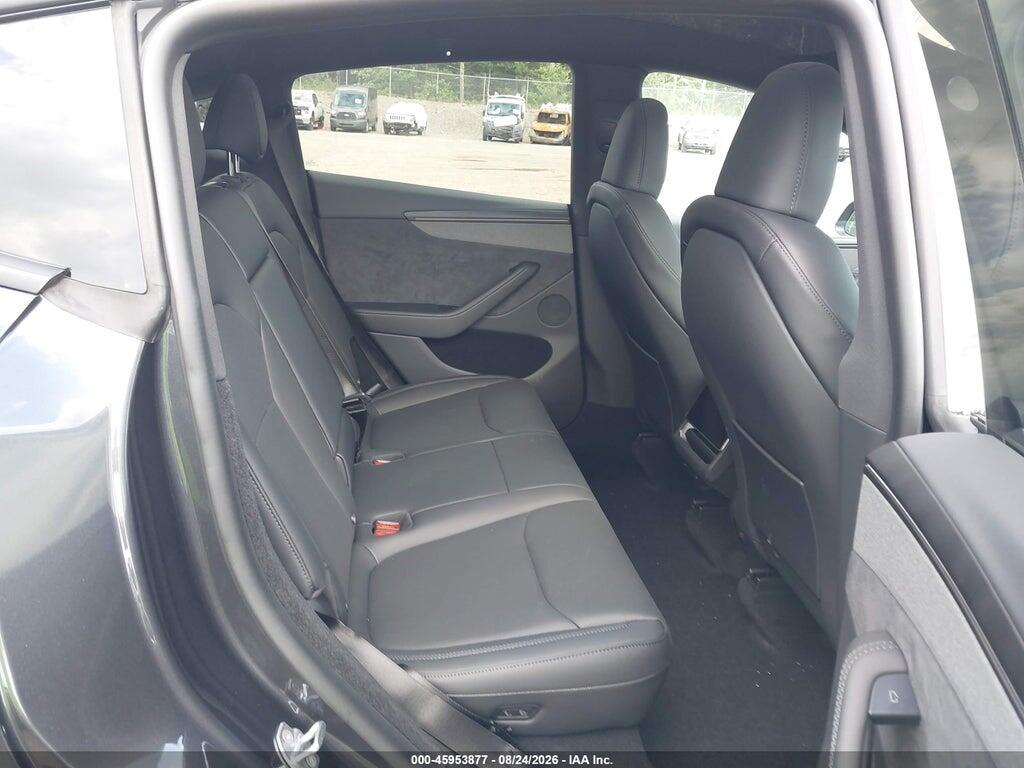 7SAYGDED1TF669209 2026 TESLA MODEL Y photo no. 8
