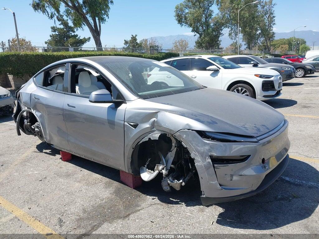 2026 TESLA MODEL Y 7SAYGDEE1TF634999