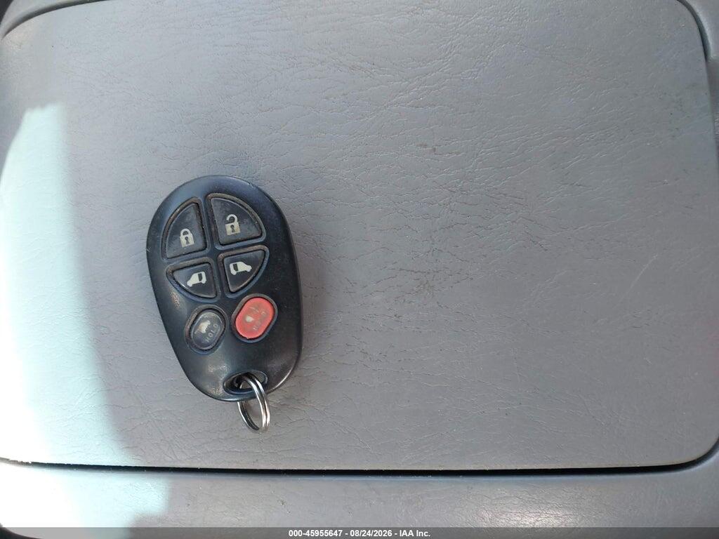 5TDYK4CC8AS330283 2010 TOYOTA SIENNA photo no. 11