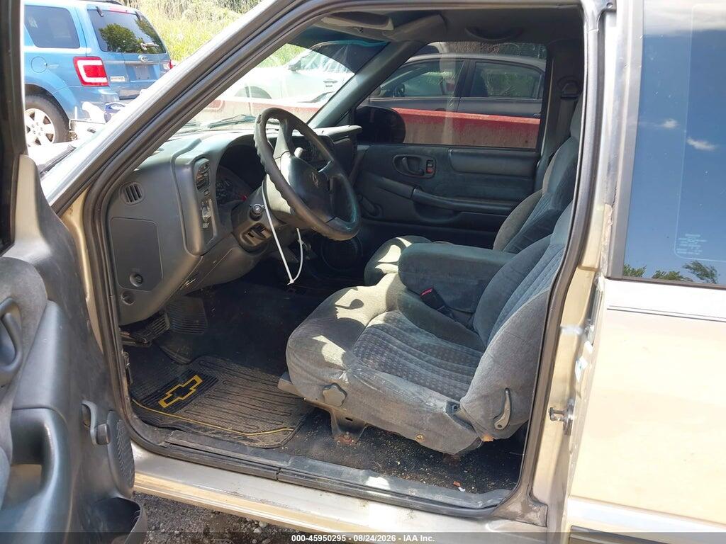 1GCCS19W118172383 2001 CHEVROLET S-10 photo no. 5