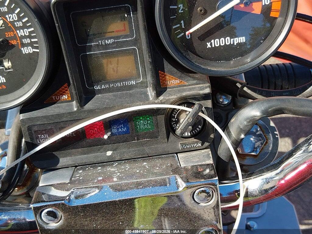 1HFSC1206EA108150 1984 HONDA VF1100 photo no. 11