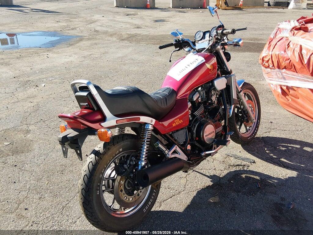 1HFSC1206EA108150 1984 HONDA VF1100 photo no. 3