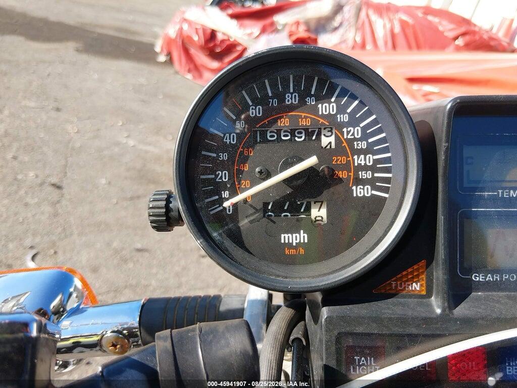 1HFSC1206EA108150 1984 HONDA VF1100 photo no. 7