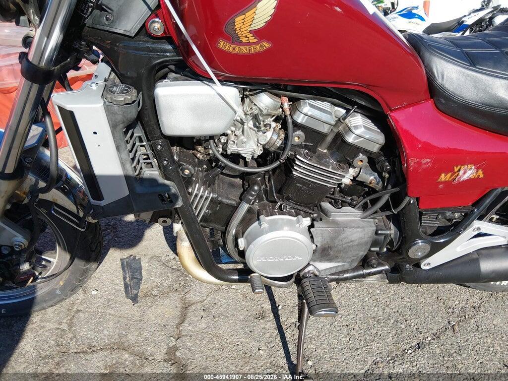 1HFSC1206EA108150 1984 HONDA VF1100 photo no. 8