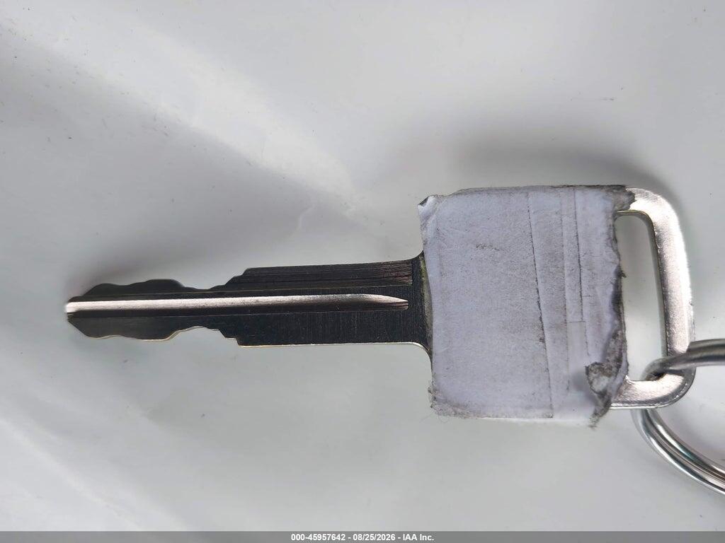 2CNDE13C426938054 2002 CHEVROLET TRACKER photo no. 11