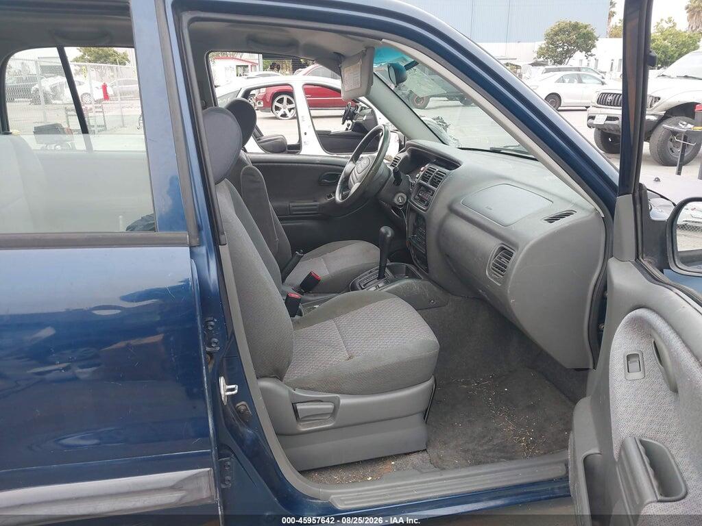 2CNDE13C426938054 2002 CHEVROLET TRACKER photo no. 5