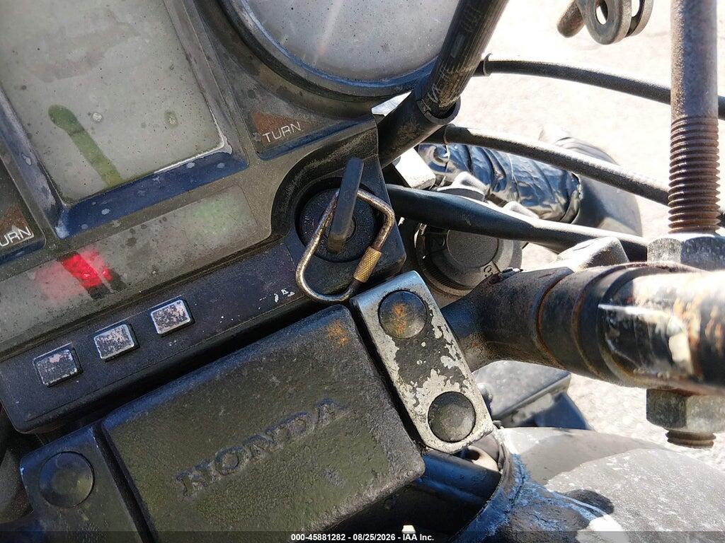 1HFSC1704EA004104 1984 HONDA VF1100 photo no. 11