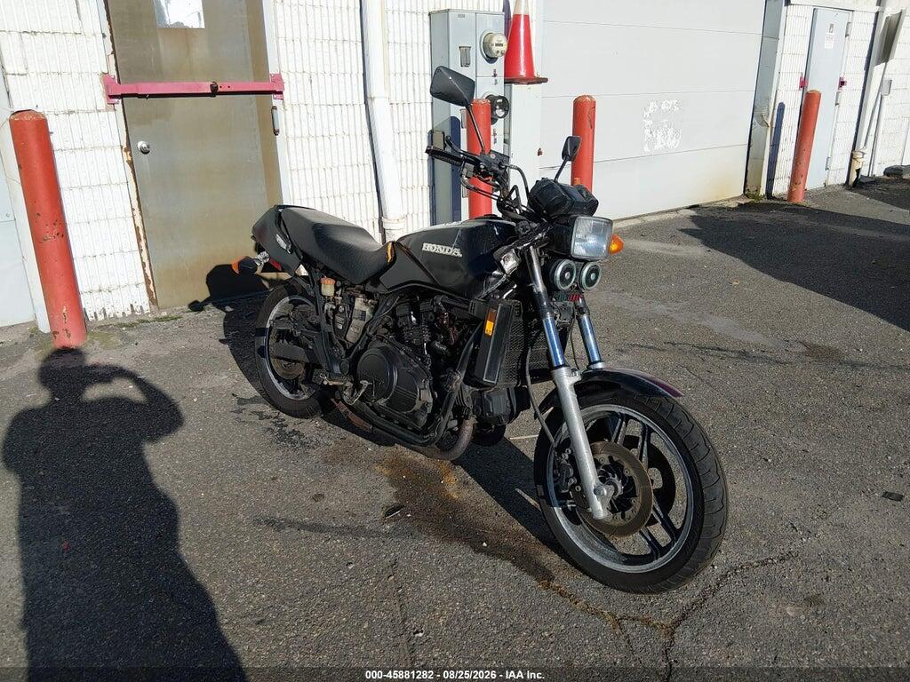 1HFSC1704EA004104 1984 HONDA VF1100 photo no. 2