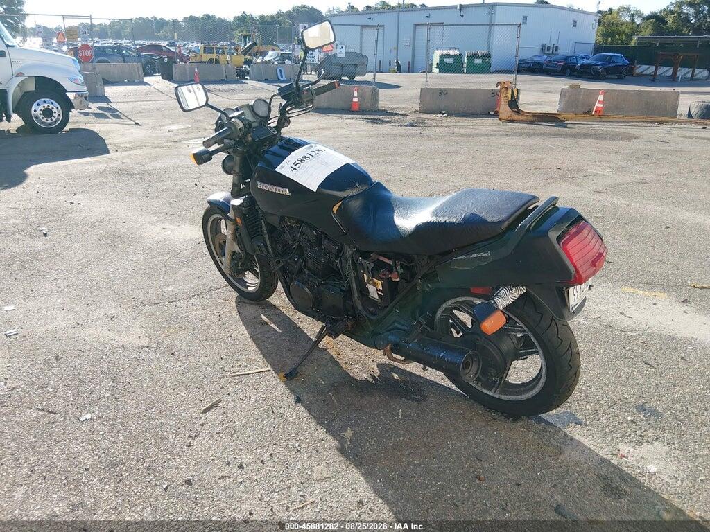 1HFSC1704EA004104 1984 HONDA VF1100 photo no. 4