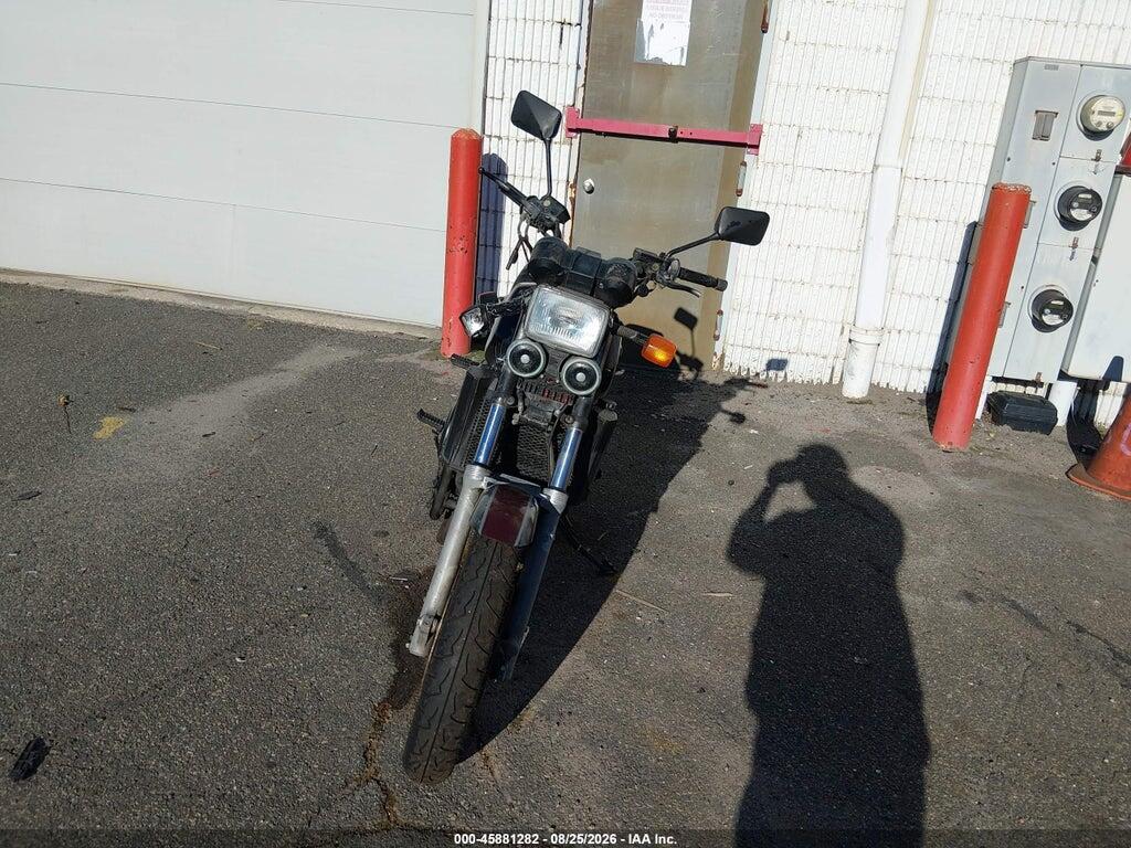 1HFSC1704EA004104 1984 HONDA VF1100 photo no. 5
