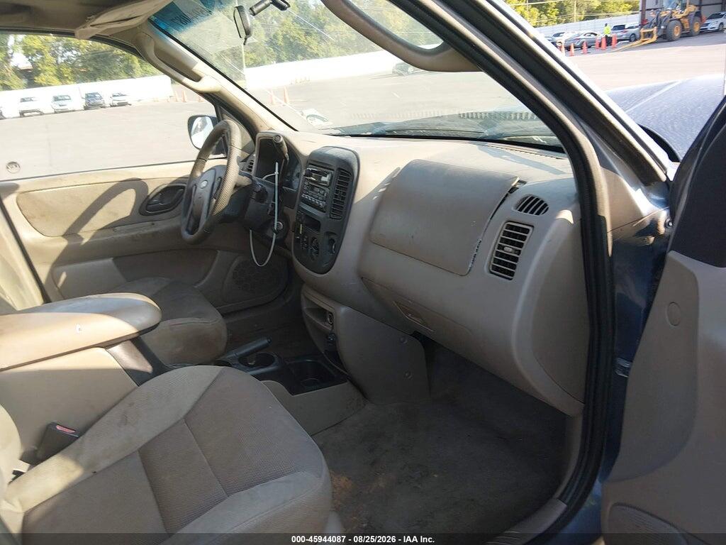 1FMCU04181KF15995 2001 FORD ESCAPE photo no. 5