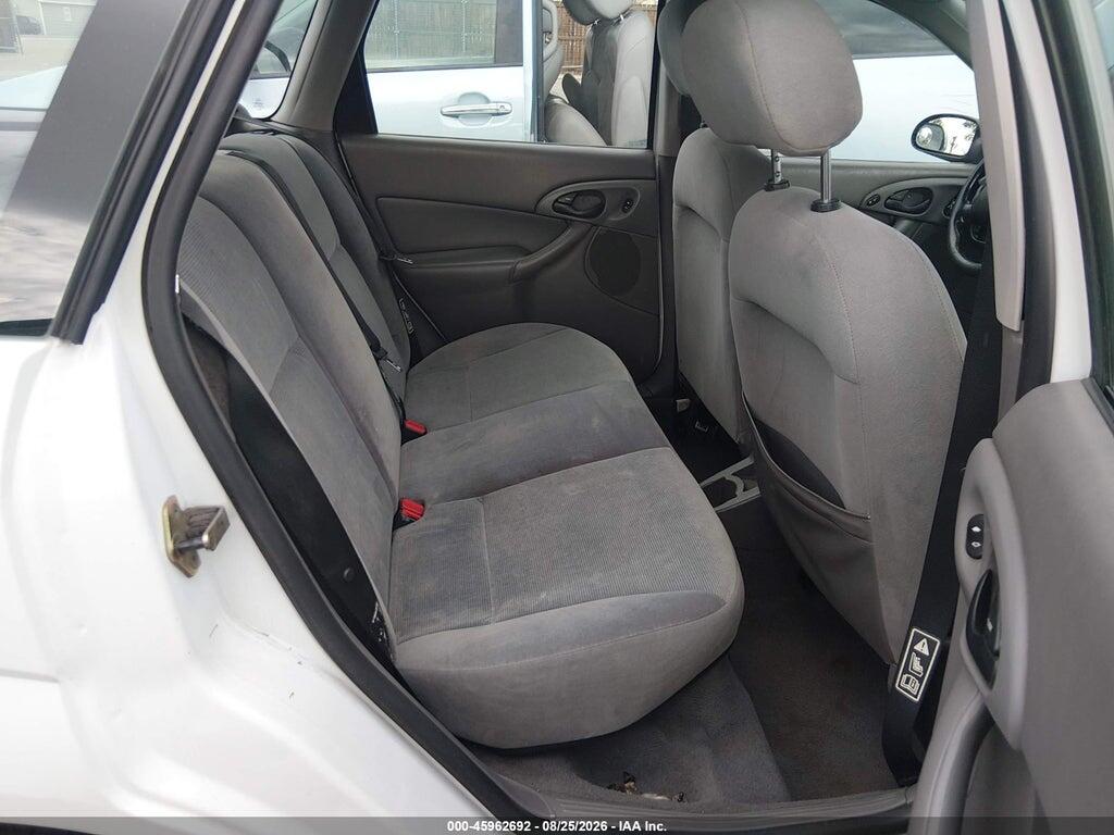 1FAFP36342W104523 2002 FORD FOCUS photo no. 8