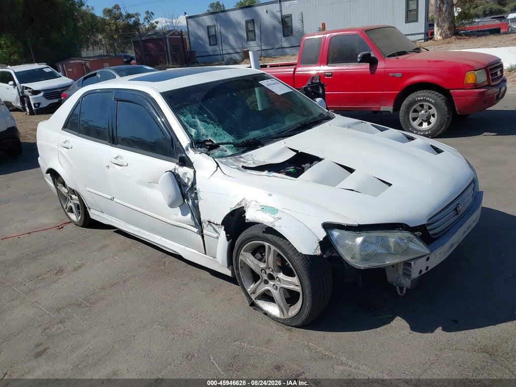 2002 LEXUS IS 300 JTHBD192X20058285