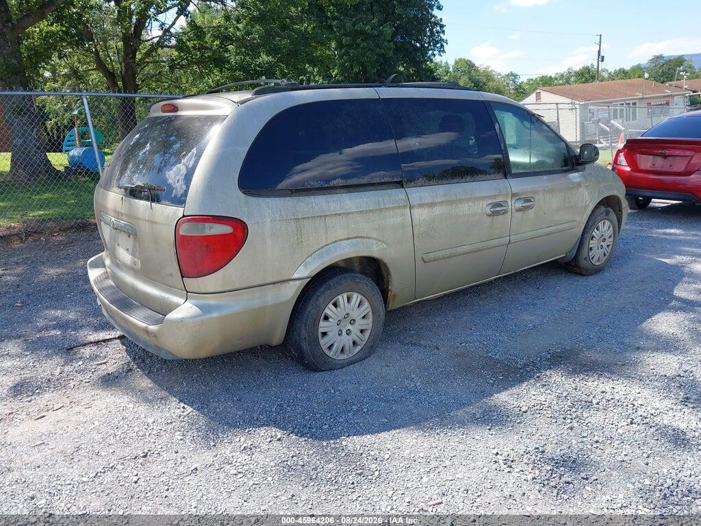 2C4GP44RX5R174889 2005 CHRYSLER TOWN & COUNTRY photo no. 4