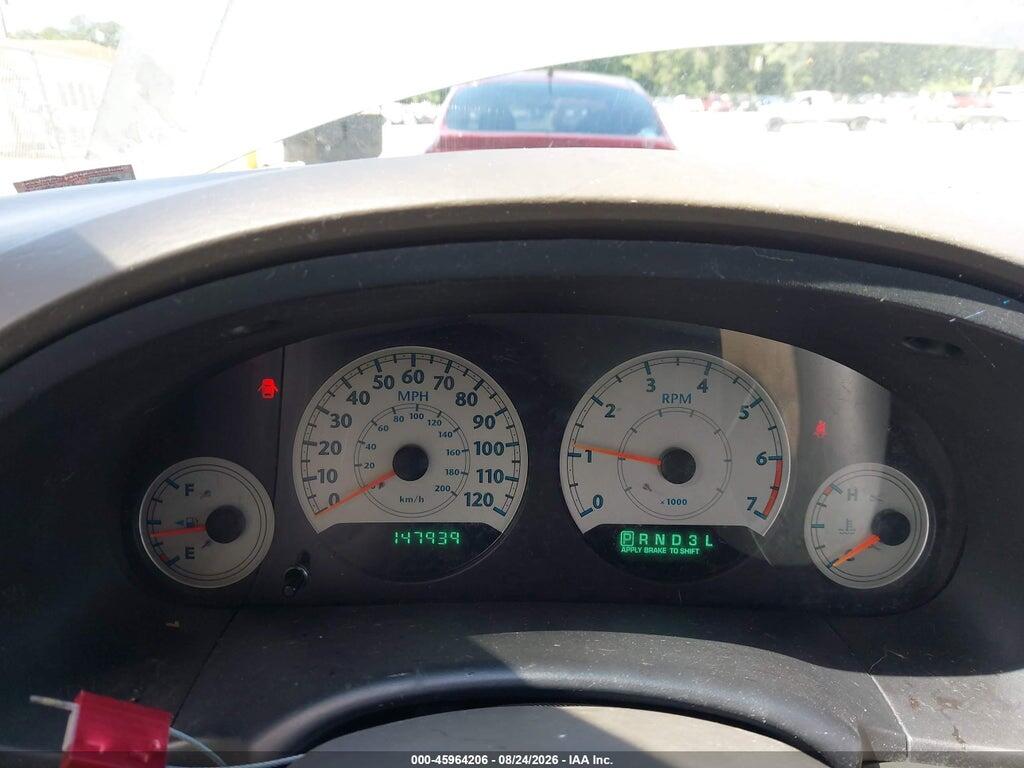 2C4GP44RX5R174889 2005 CHRYSLER TOWN & COUNTRY photo no. 7