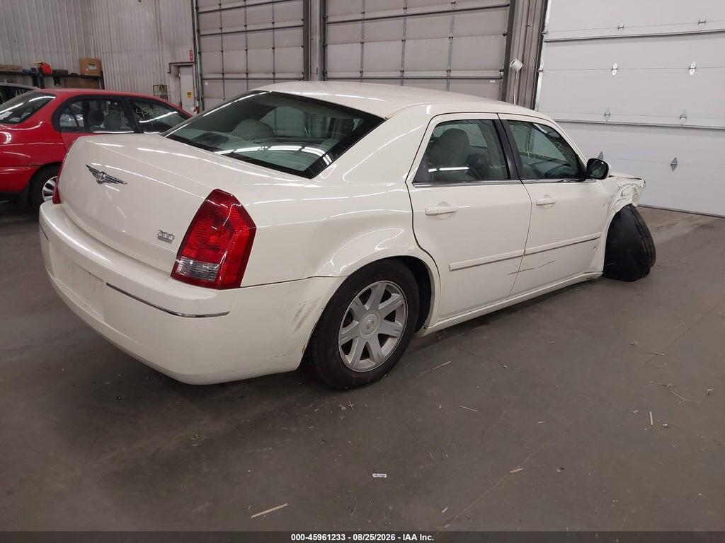 2C3JA53G05H180806 2005 CHRYSLER 300 photo no. 4
