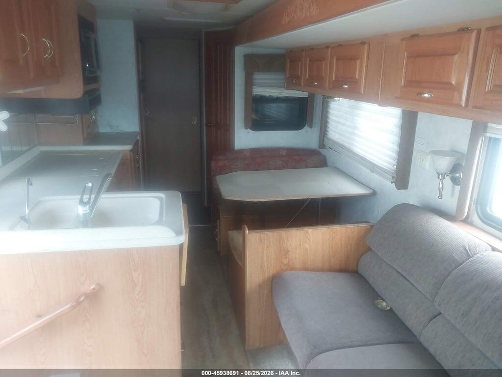 5B4MP67G023354773 2002 WORKHORSE CUSTOM CHASSIS MOTORHOME CHASSIS photo no. 8