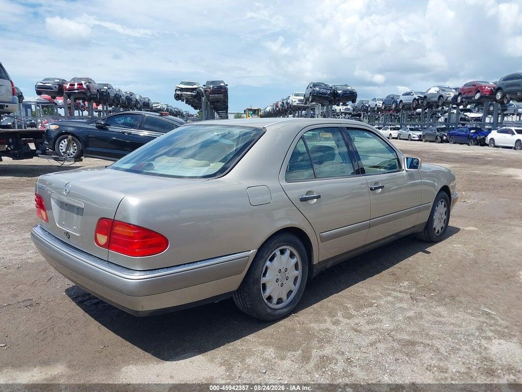 WDBJF55F2VA337556 1997 MERCEDES-BENZ E 320 photo no. 4