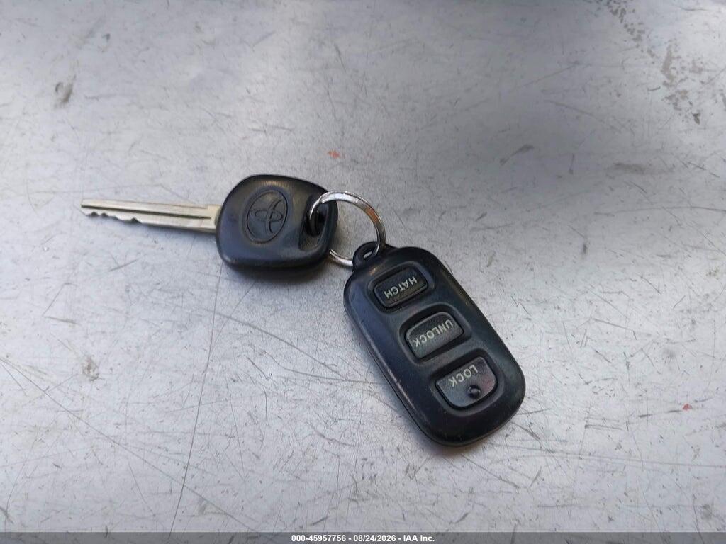 2T1KR32E25C369206 2005 TOYOTA MATRIX photo no. 11
