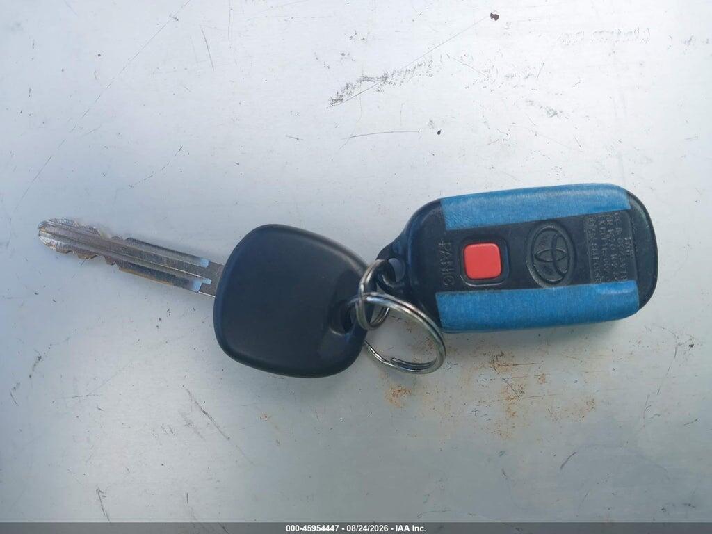2T1KR32E75C472251 2005 TOYOTA MATRIX photo no. 11