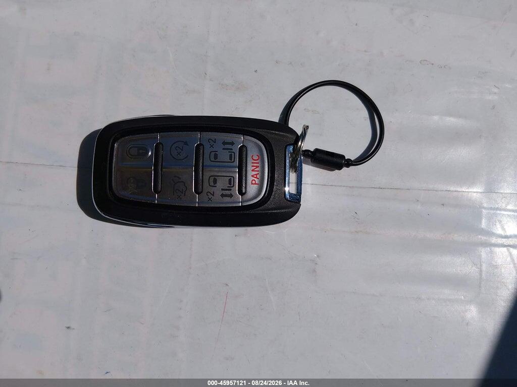 2C4RC1BG9VR568680 2027 CHRYSLER PACIFICA photo no. 11