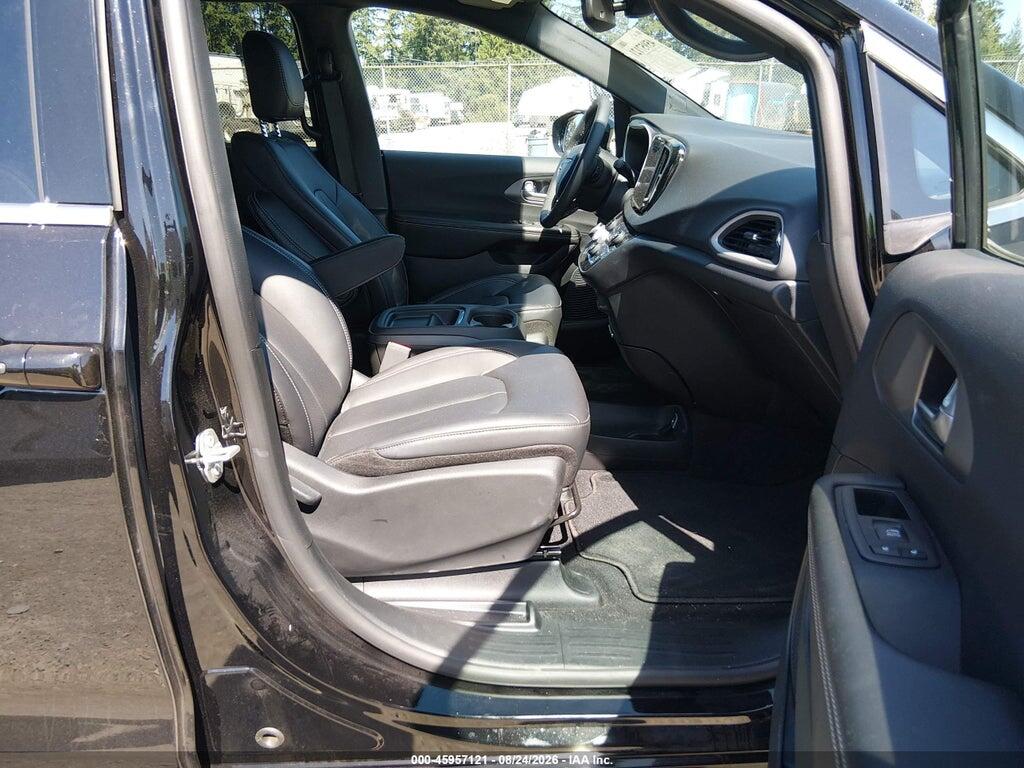 2C4RC1BG9VR568680 2027 CHRYSLER PACIFICA photo no. 5