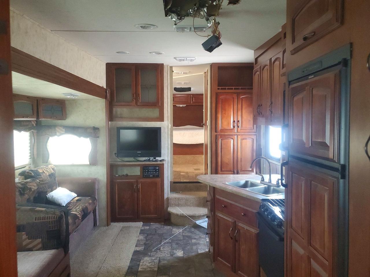 2012 FOREST RIVER CHAPARRAL CAMPER — Фото 8 из 10