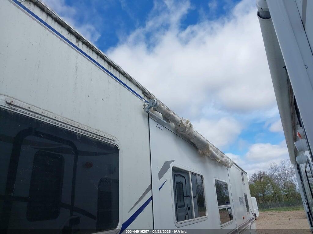 4YDT35F274E310999 2004 KEYSTONE R35 FOOT TRAILER photo no. 12