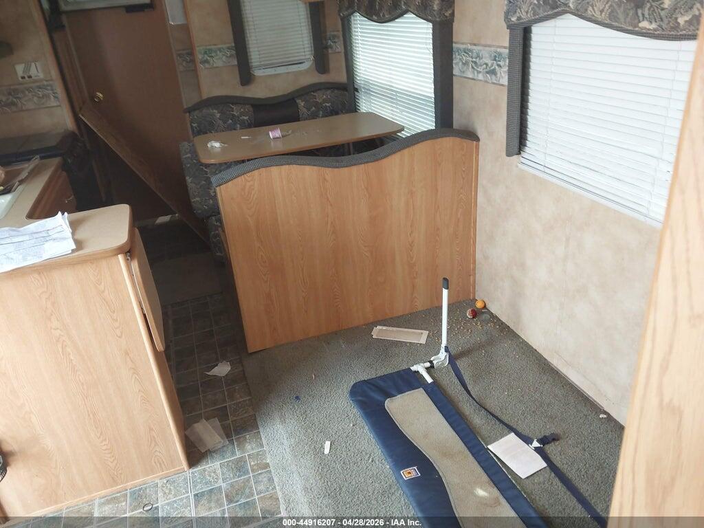 4YDT35F274E310999 2004 KEYSTONE R35 FOOT TRAILER photo no. 7